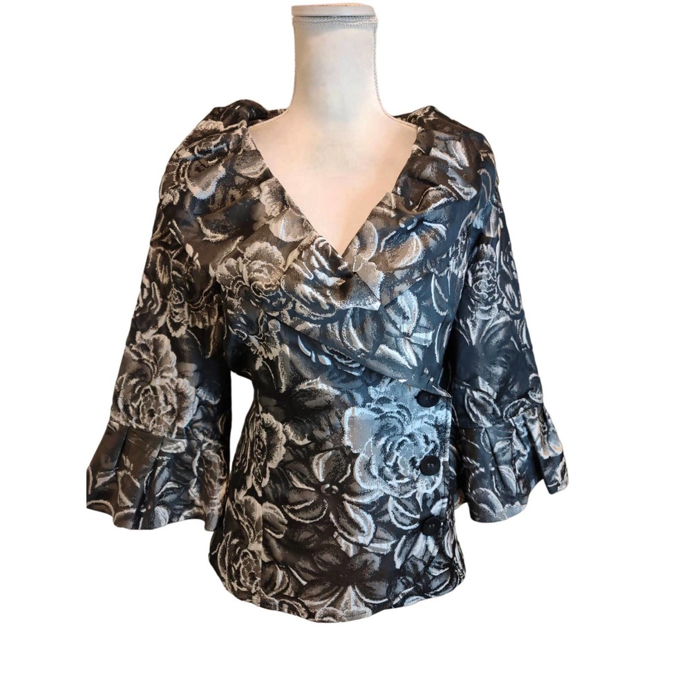 Jerry T gray & silver v-neck fold over collar wrap 3 button jacket